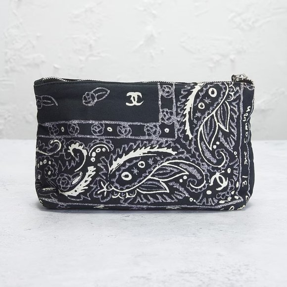 RARE Chanel CC Bandana Clutch Black Paisley Printed Pouch Cosmetic Bag - Picture 2 of 10